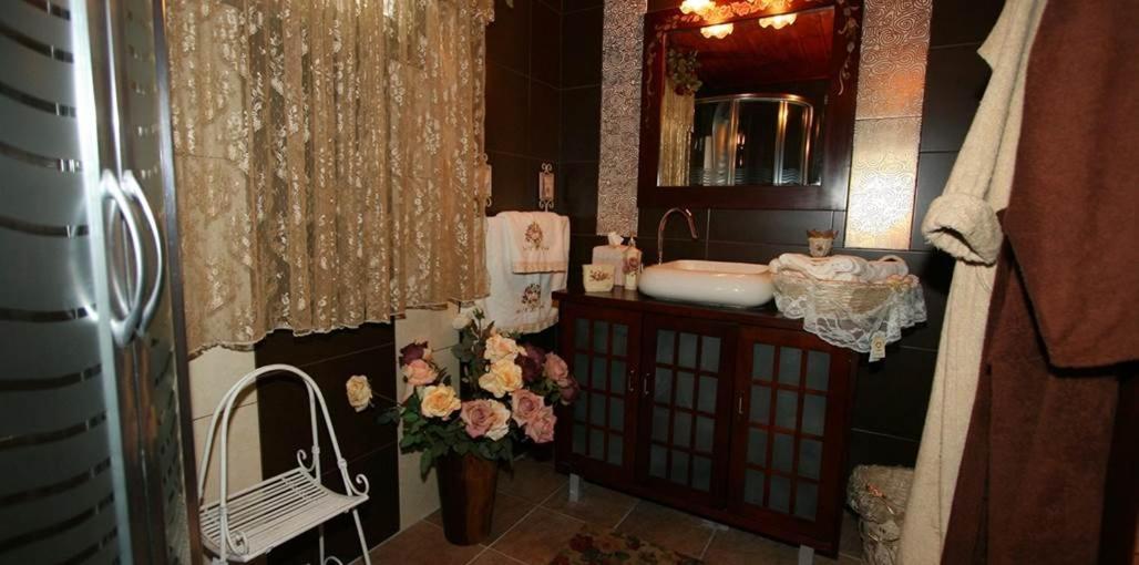 Suite In Nature Menahemya Luaran gambar