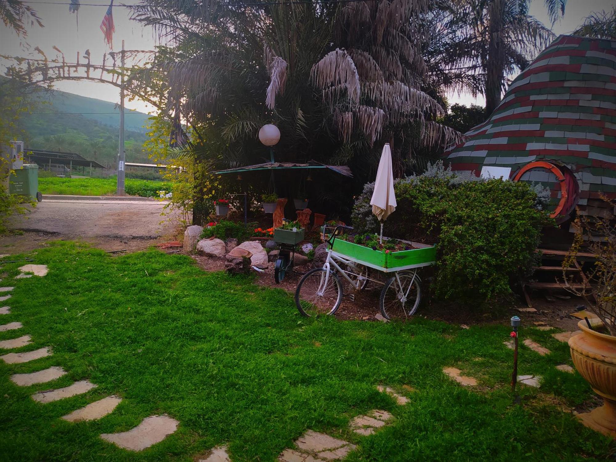 Suite In Nature Menahemya Luaran gambar